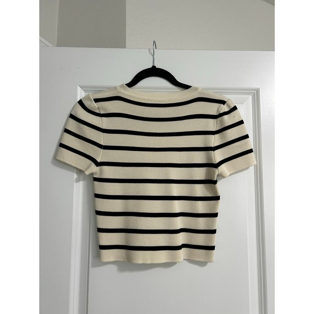 Women’s Comfy Stripped Basic Tee. 
Size Small